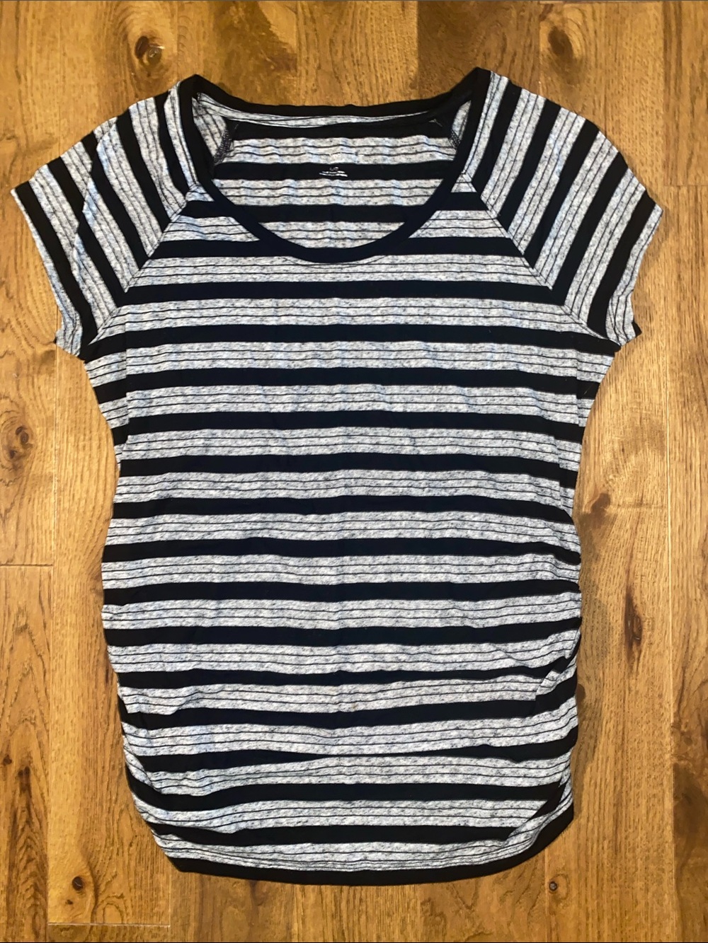 Liz Lange Gray and Black Maternity Tee size Large